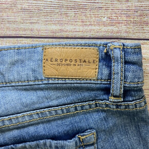 Aeropostale Distressed Blue Denim Midi‎ Shorts Women's Size 8 Ripped Frayed - Picture 7 of 8
